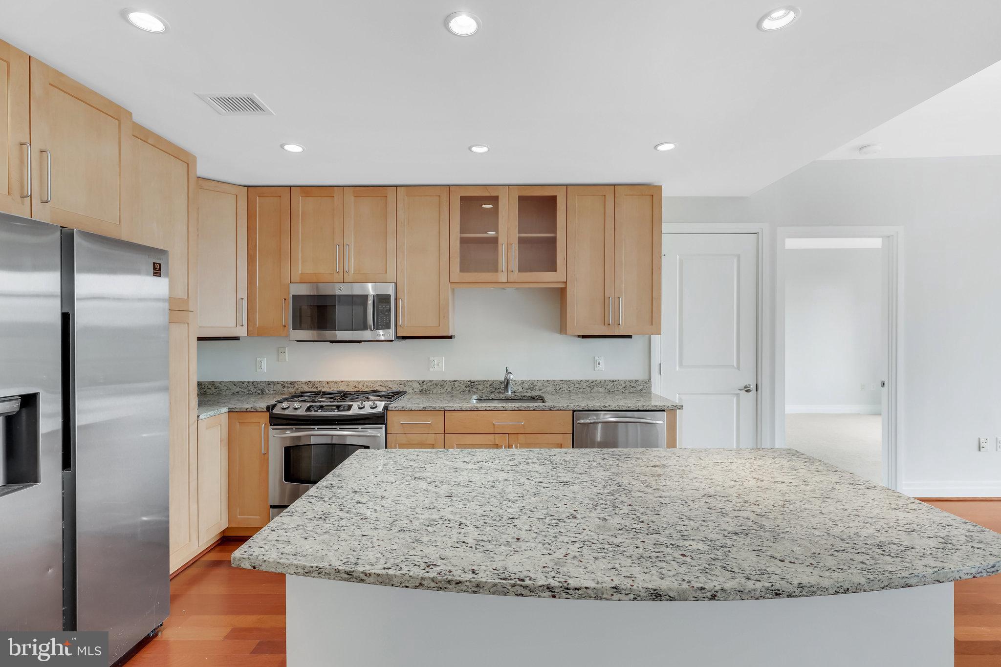 ONE PARK CREST CONDOMINIUM - Residential