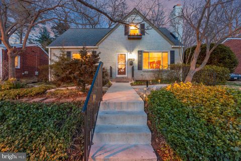 Photo of 4837 Flanders Avenue, Kensington, MD 20895 (MLS # MDMC2122928) Photo of 4837 Flanders Avenue, Kensington, MD 20895 (MLS # MDMC2122928)