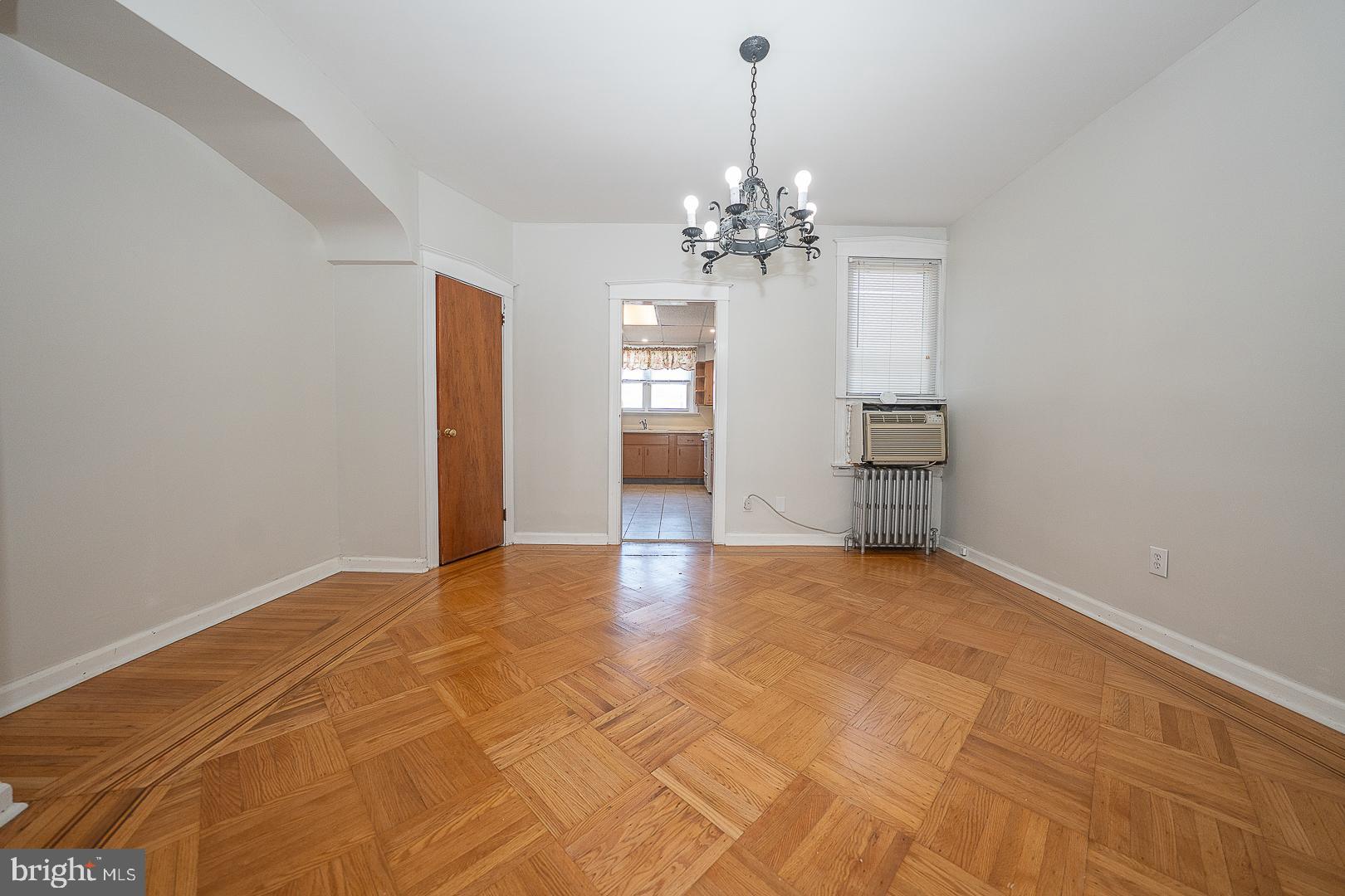 ROXBOROUGH - Residential