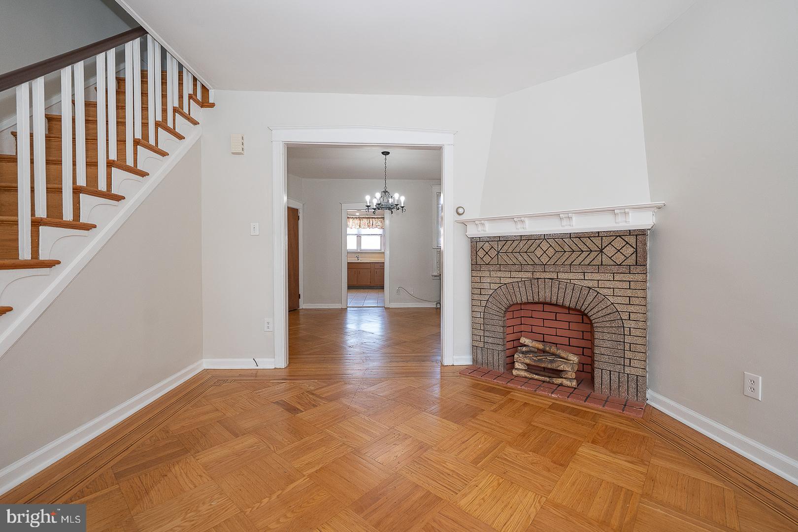 ROXBOROUGH - Residential