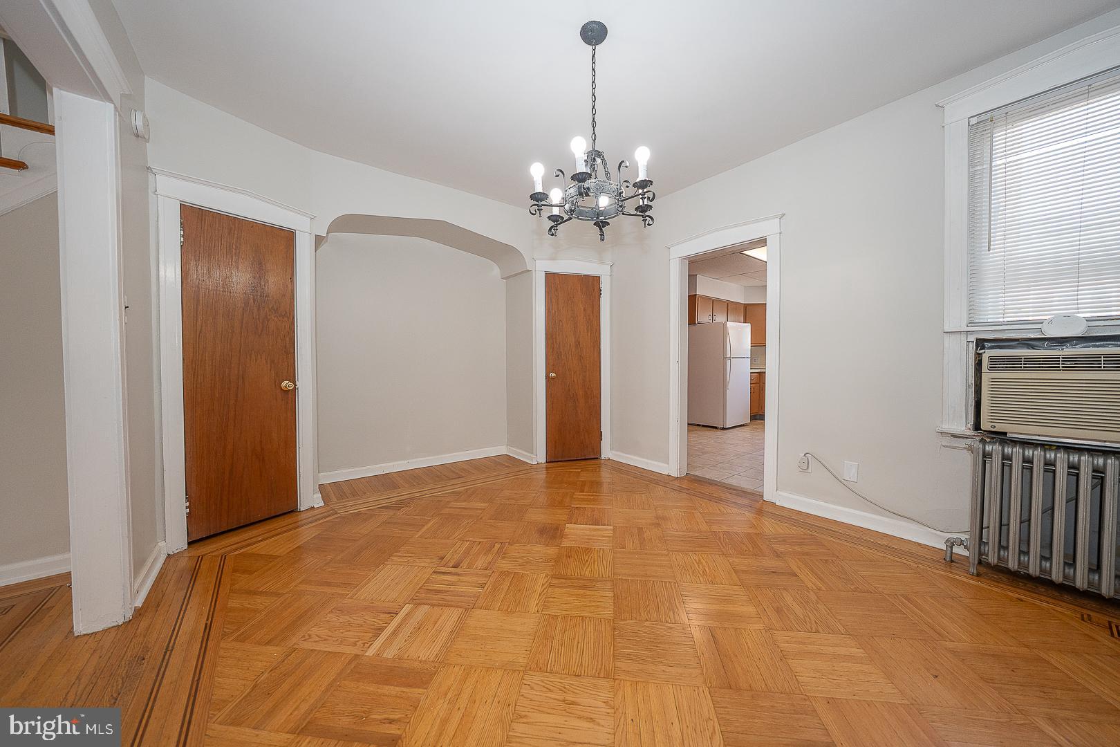 ROXBOROUGH - Residential