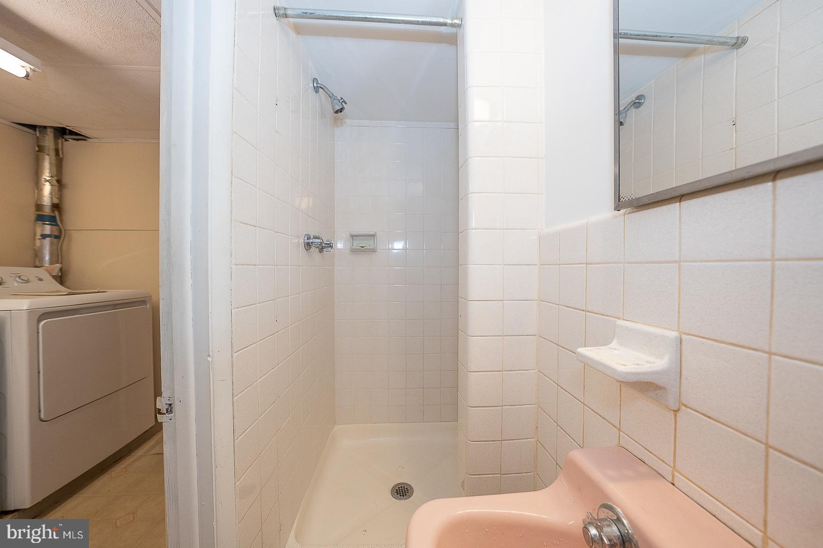 ROXBOROUGH - Residential