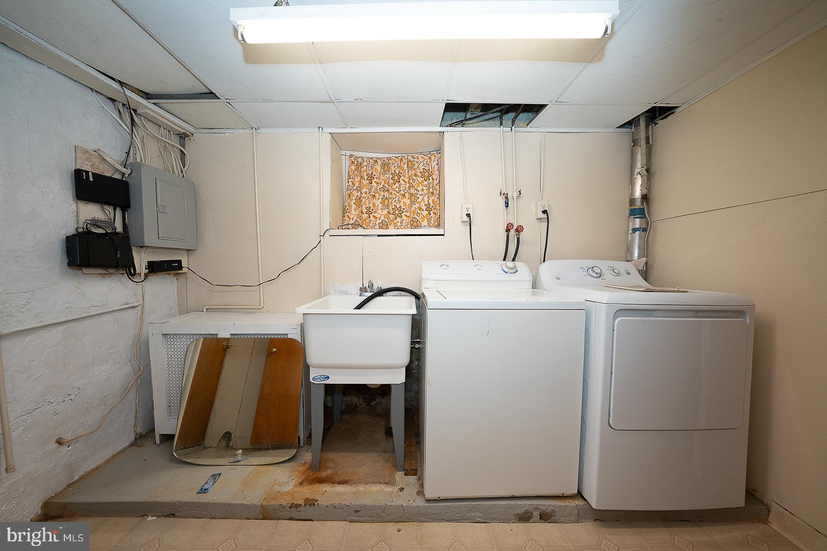 ROXBOROUGH - Residential