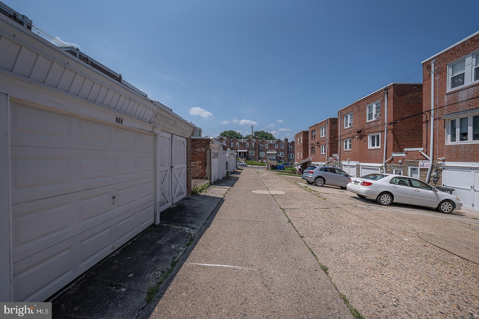 ROXBOROUGH - Residential