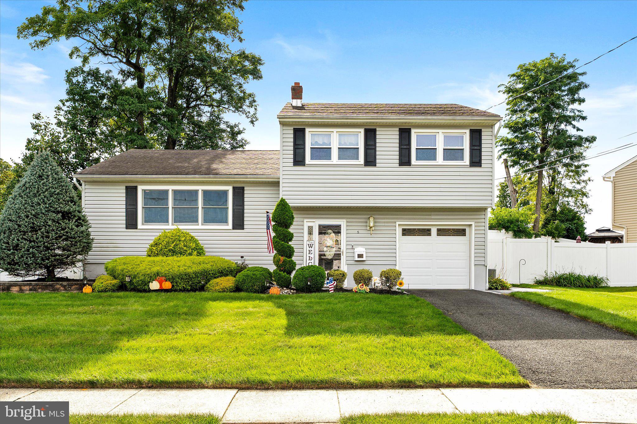5 RIDGEVIEW ROAD