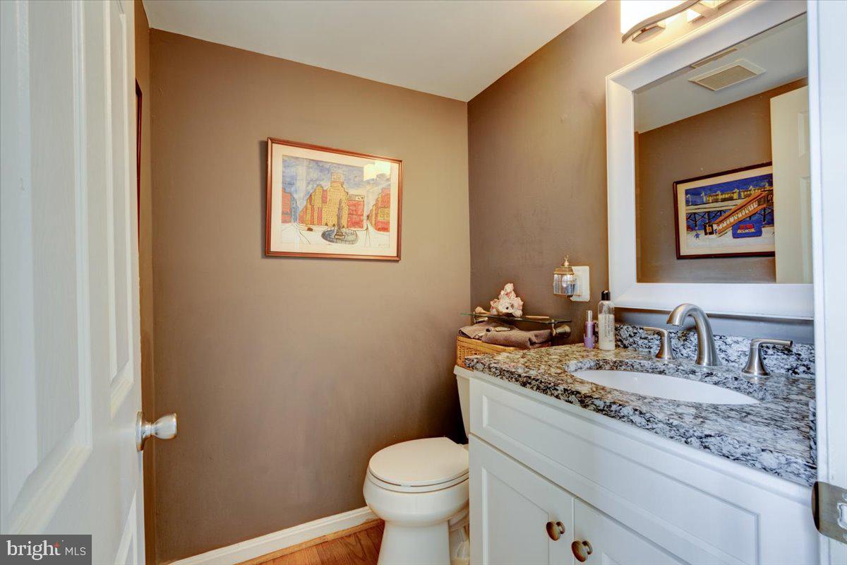 SMUGGLERS COVE - Residential