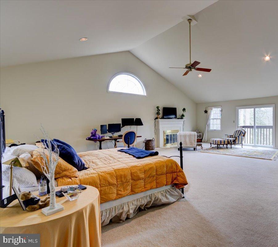 SMUGGLERS COVE - Residential