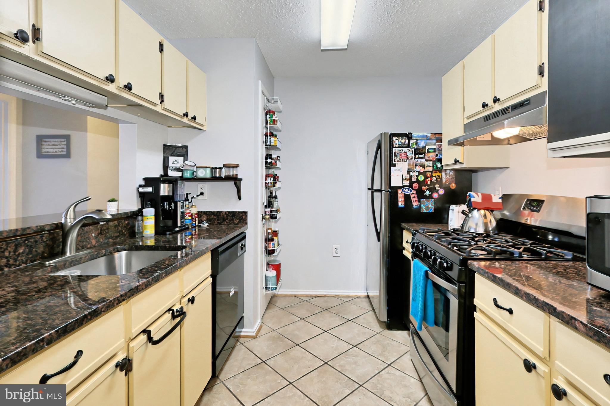 WESTMAREN CONDO - Residential