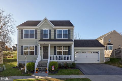 36 CREEKSIDE DRIVE LANCASTER PA 17602