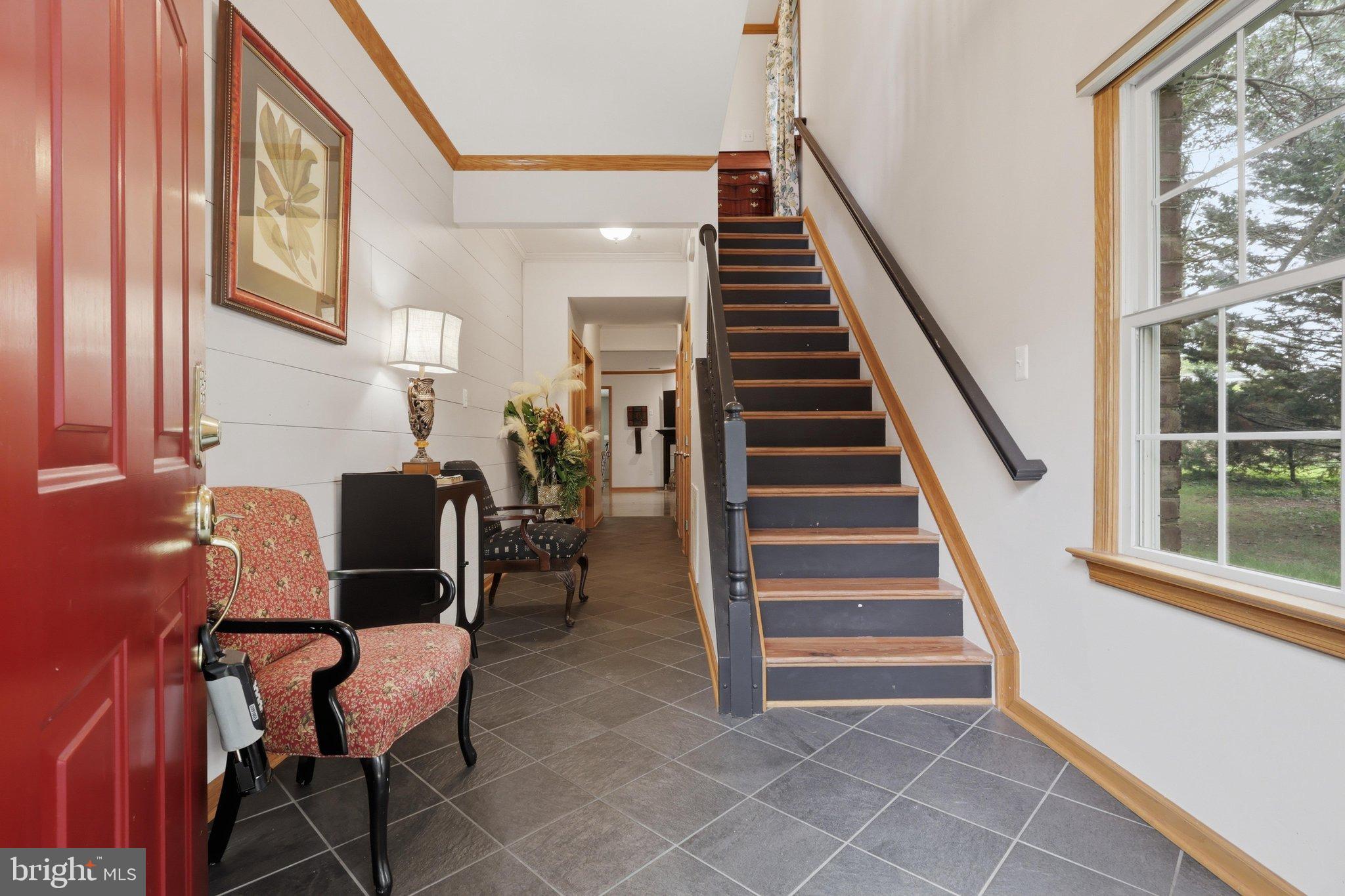 1215 LINDSAY LANE
