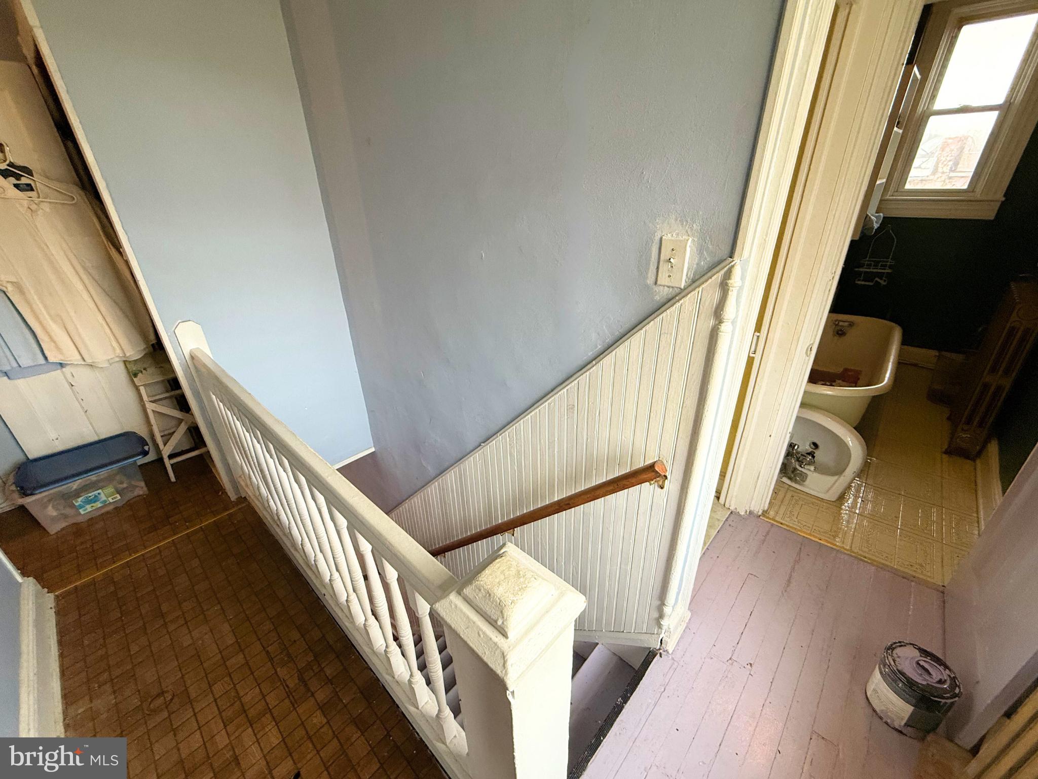 MILL HILL - Residential