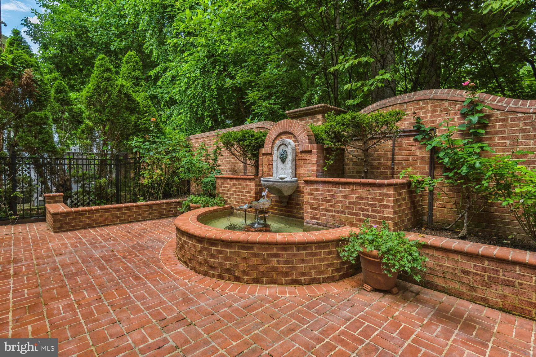 POTOMAC CREST - Residential