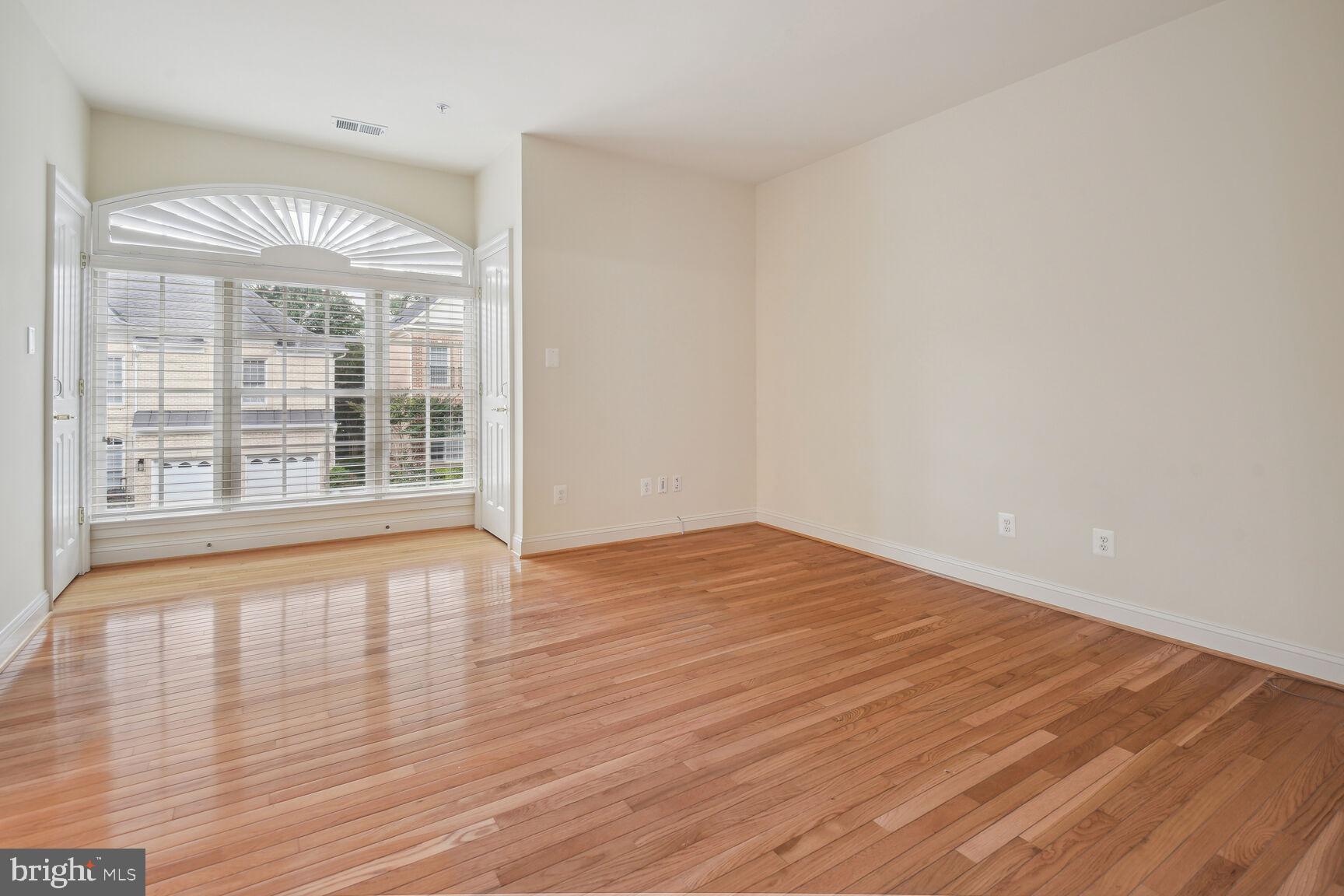 POTOMAC CREST - Residential