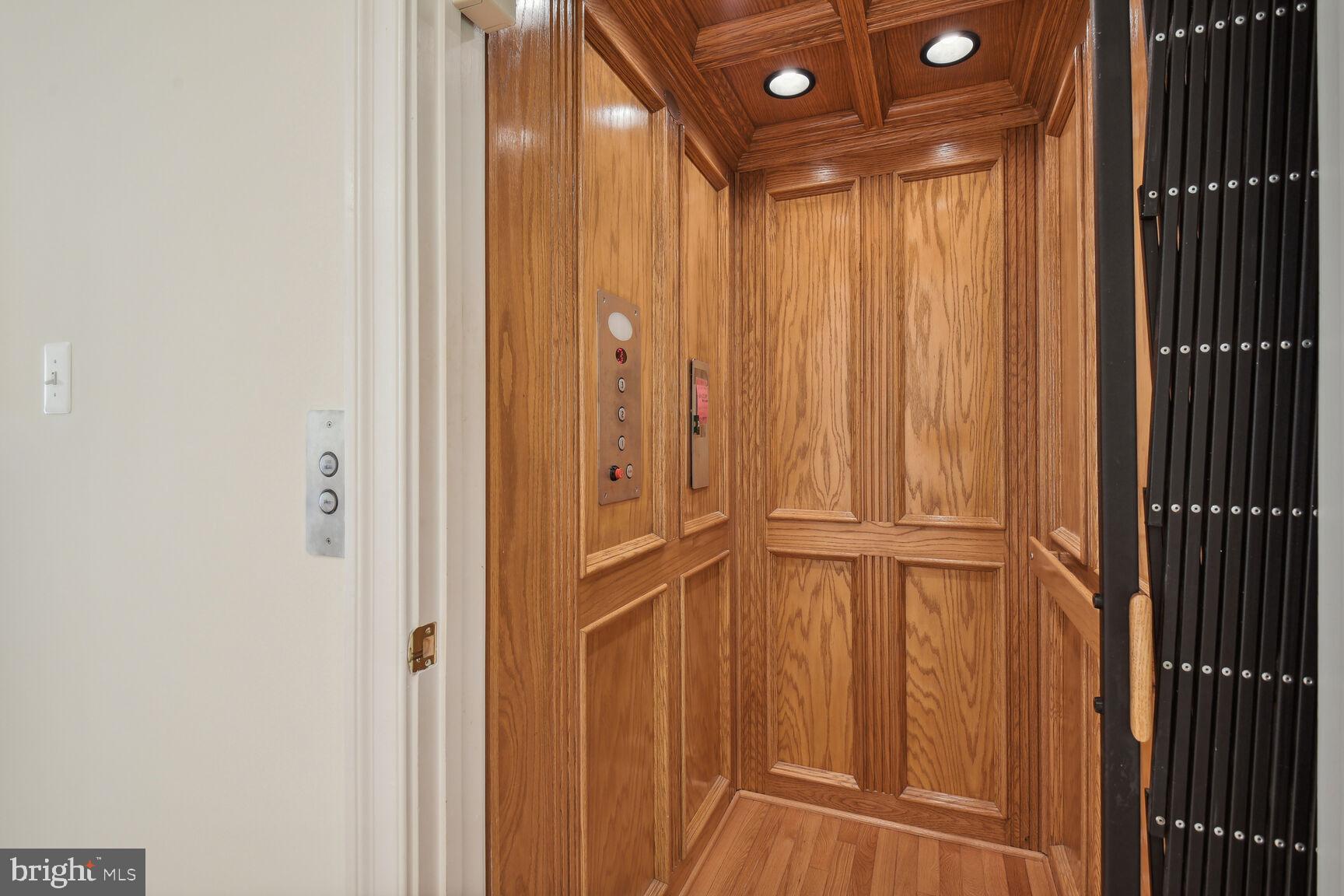 POTOMAC CREST - Residential