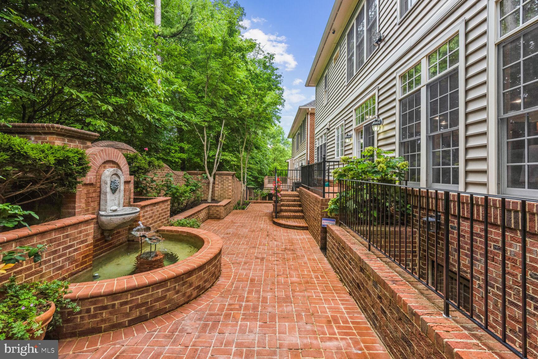 POTOMAC CREST - Residential