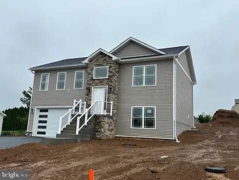 12152 Redhawk Dr, Waynesboro, PA 17268 - MLS#: PAFL2026570
