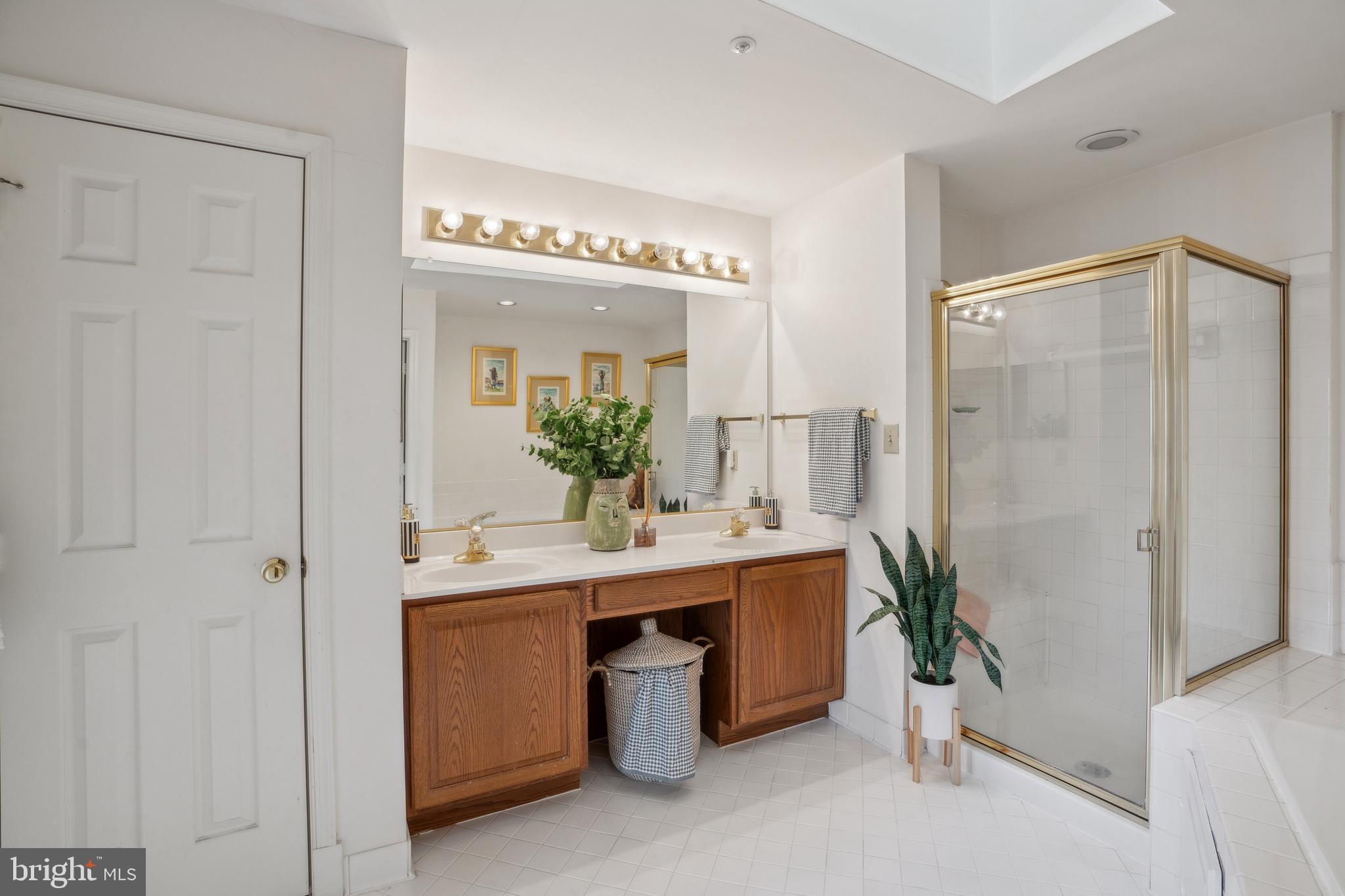 WOODMORE - Residential