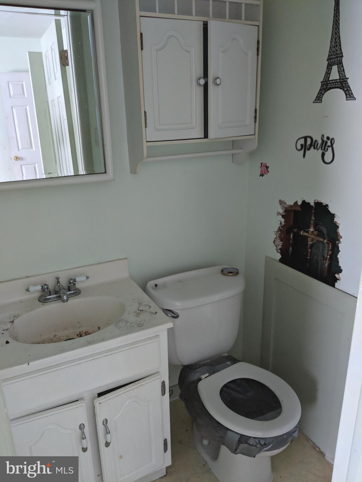 VILLAGE OF OLD HARFORD - Residential