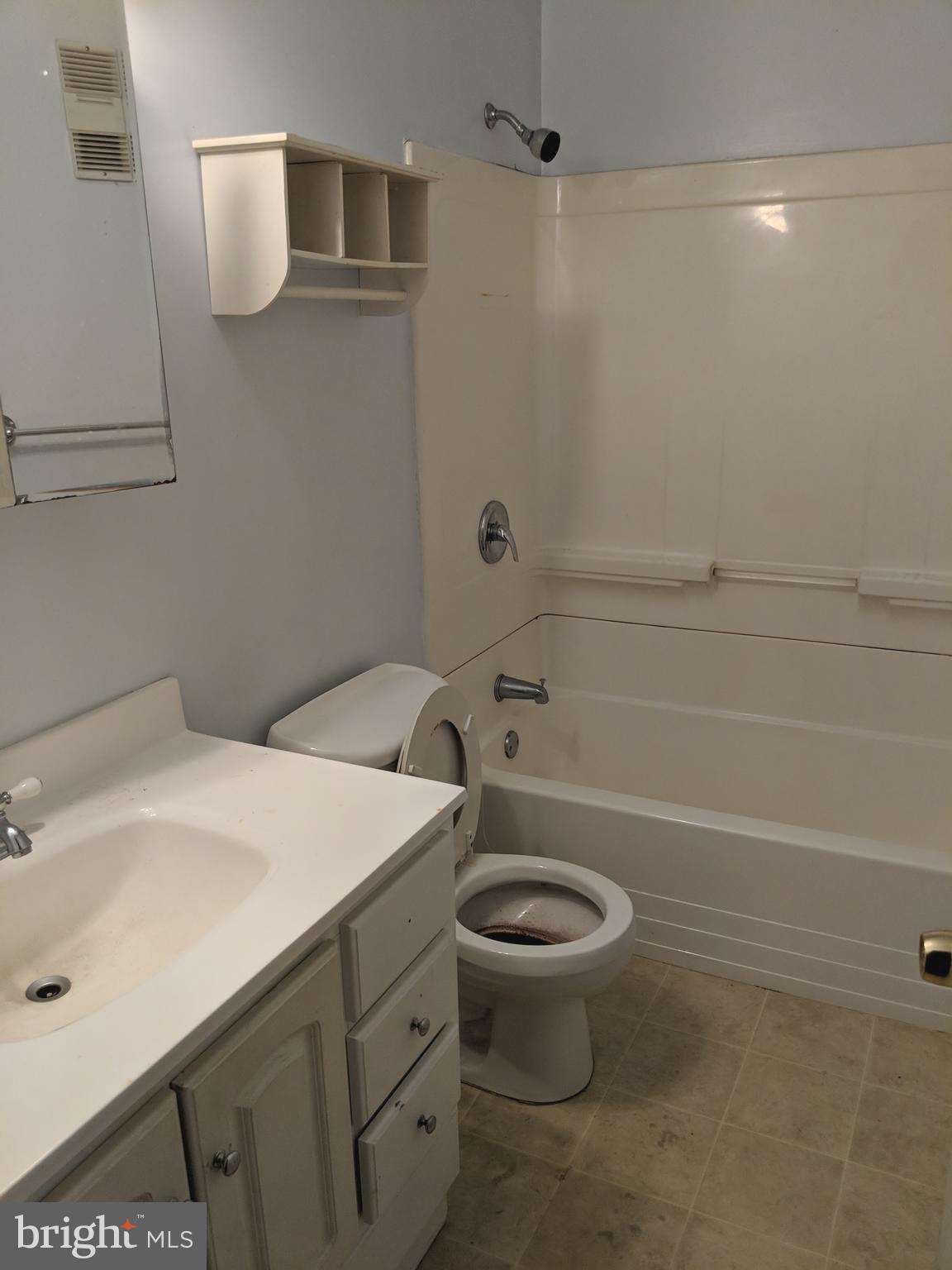 VILLAGE OF OLD HARFORD - Residential