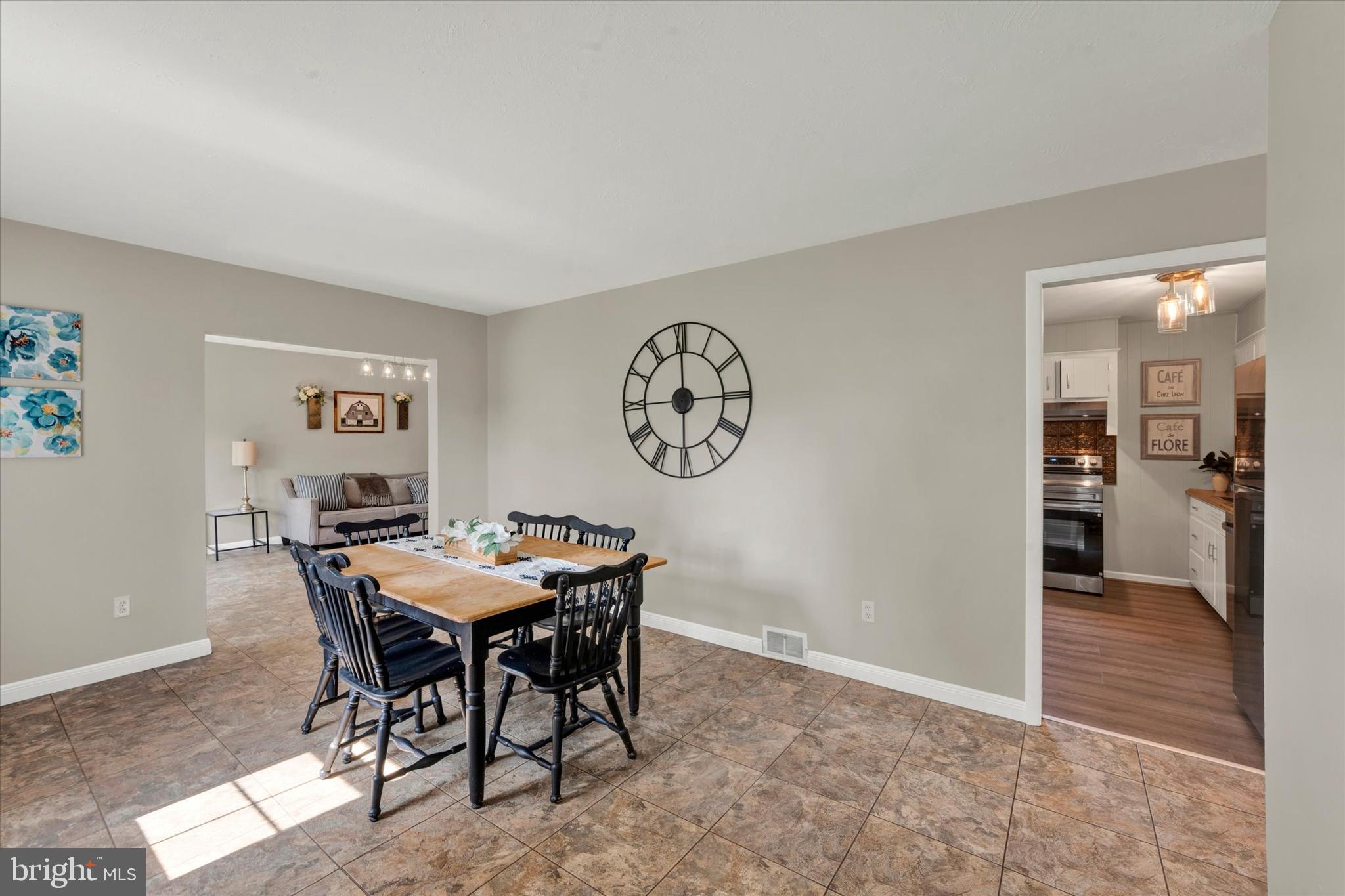 5886 WOODBINE ROAD
