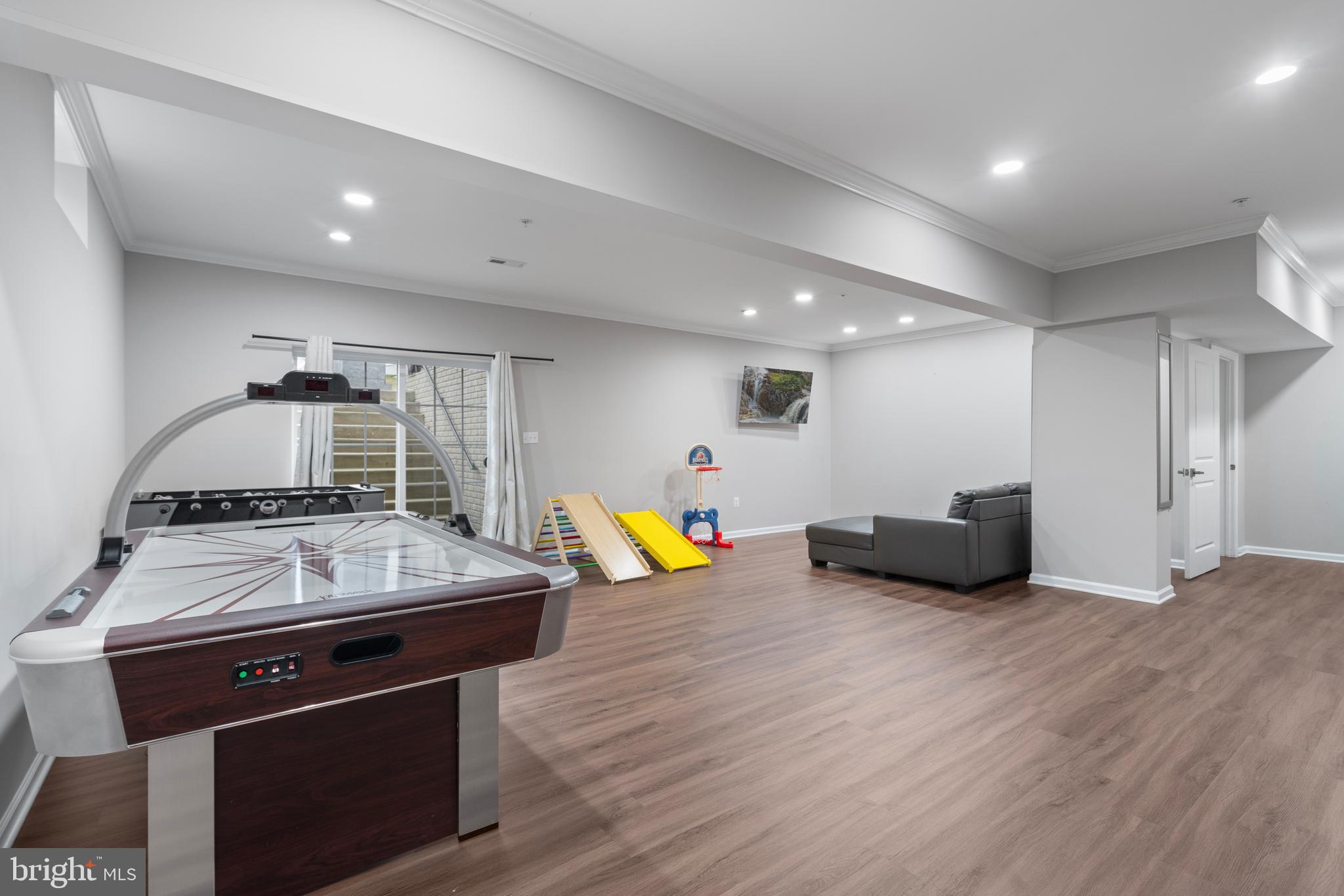 MARLBORO RIDGE - Residential