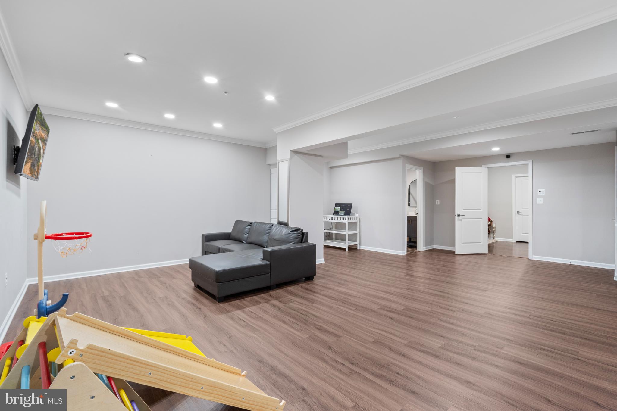 MARLBORO RIDGE - Residential