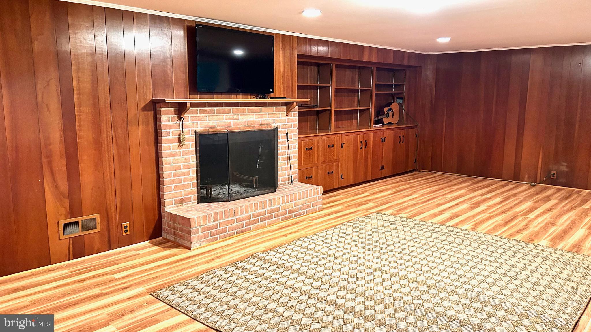 HICKORY HILL - Residential