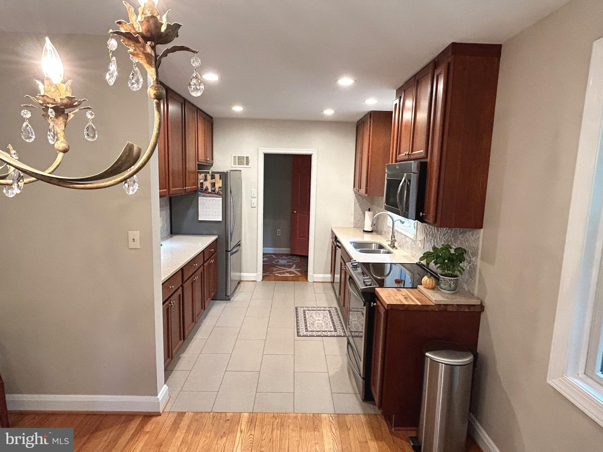 HICKORY HILL - Residential