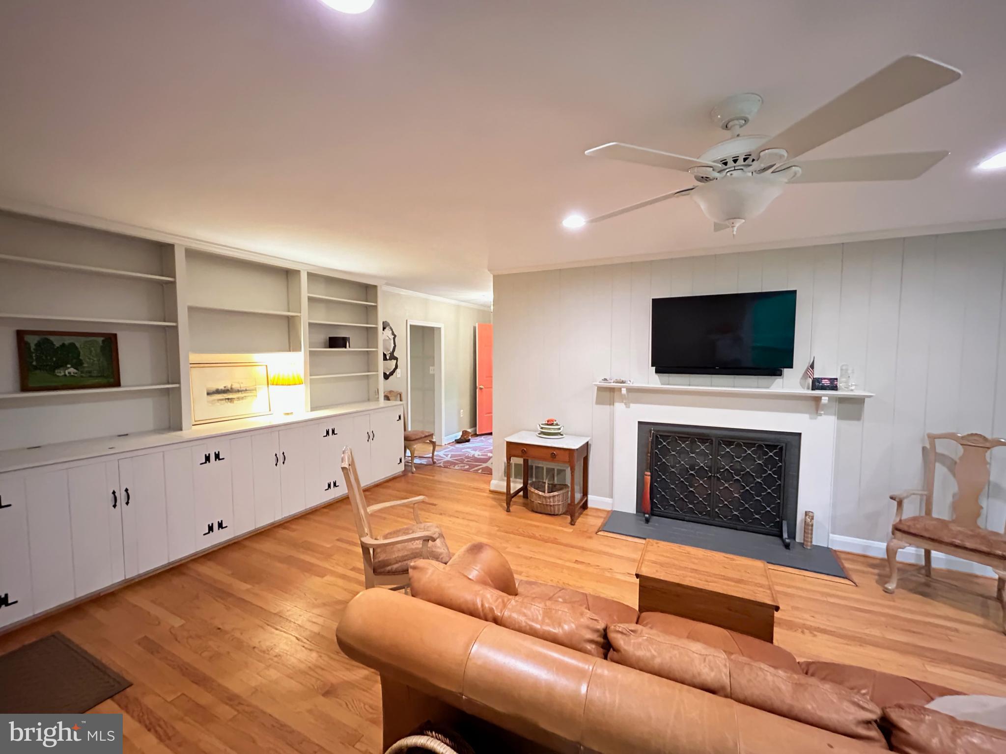 HICKORY HILL - Residential