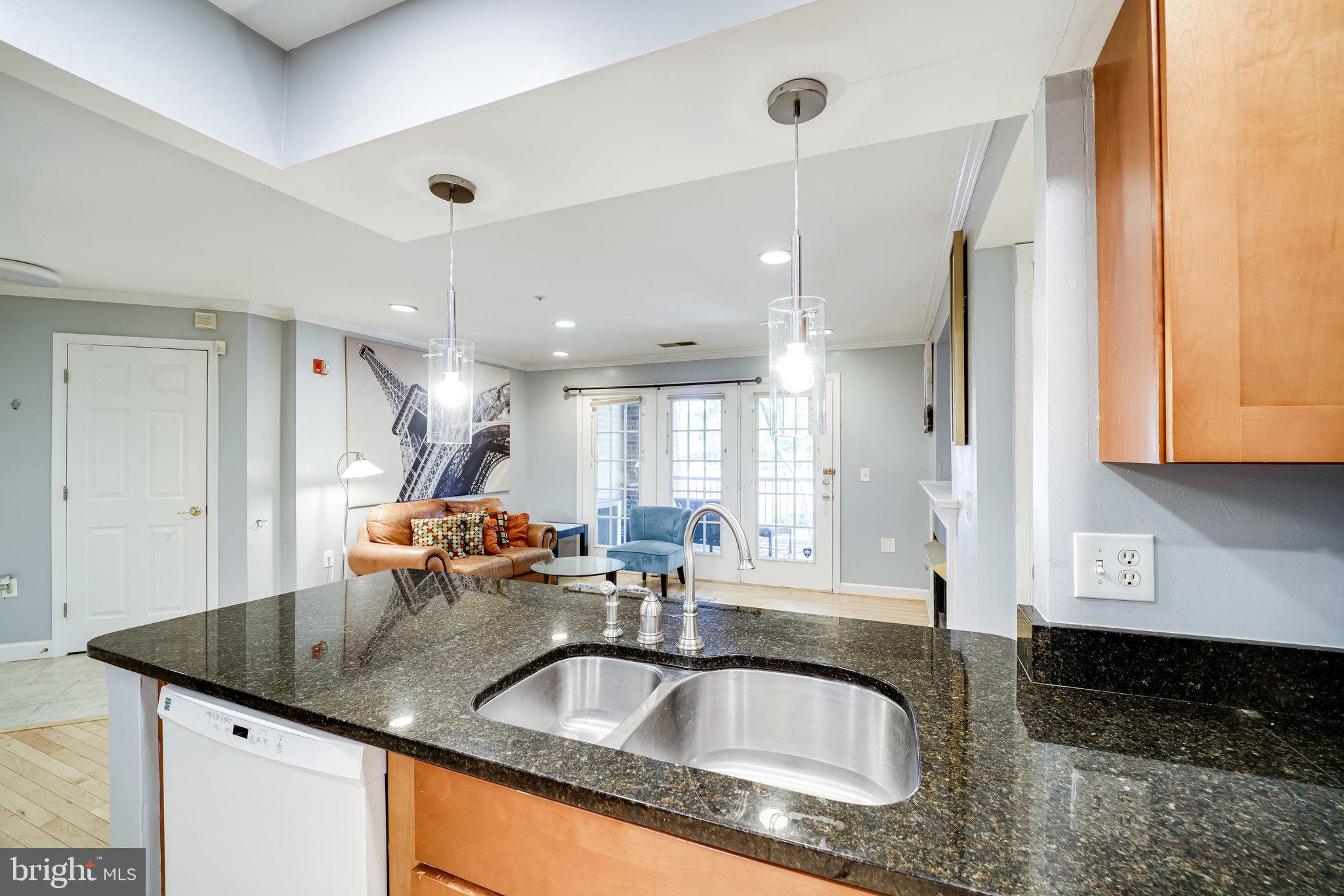 ISLAND CREEK - Residential Lease