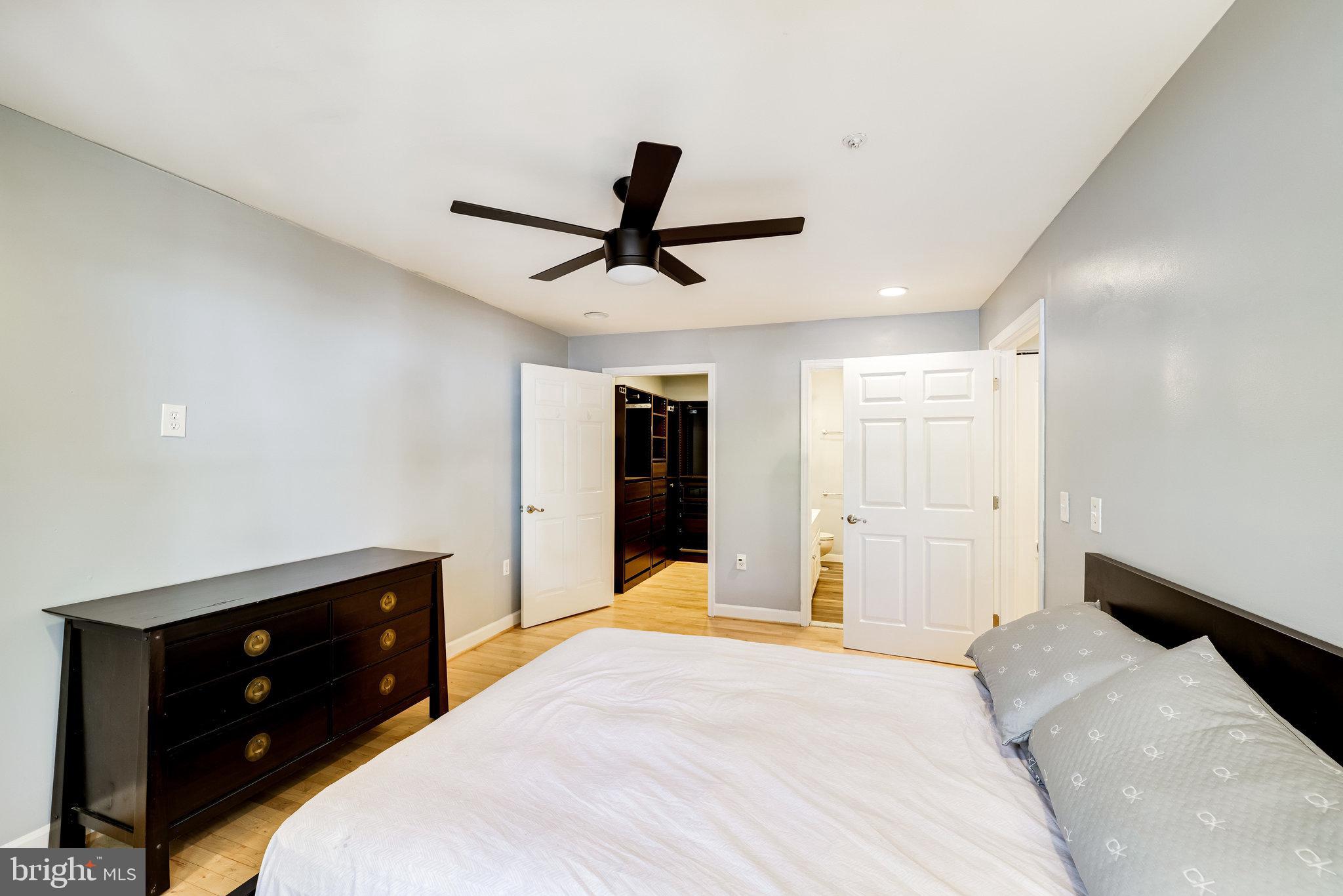 ISLAND CREEK - Residential Lease