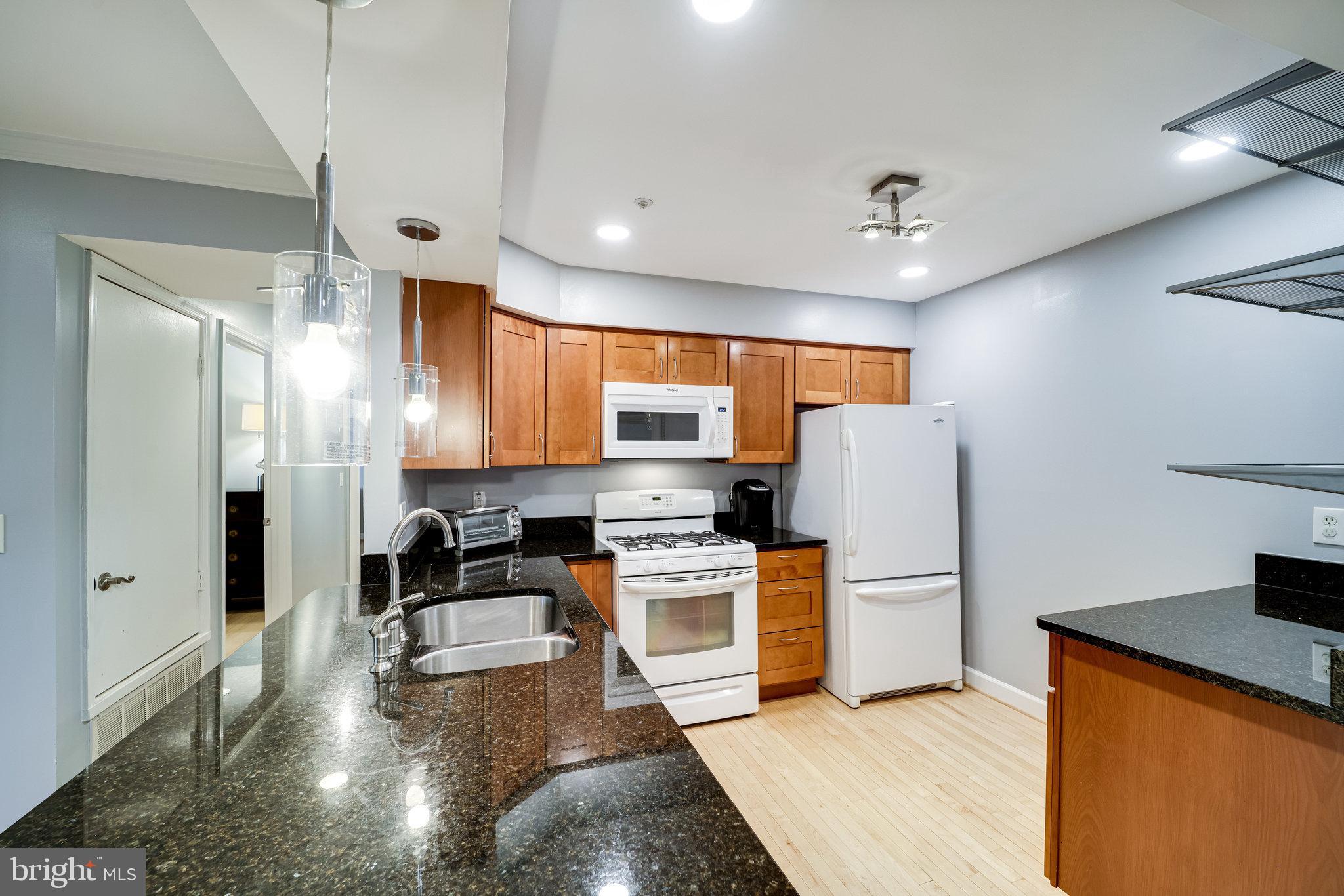 ISLAND CREEK - Residential Lease