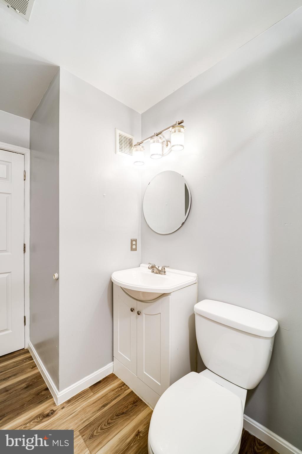 ISLAND CREEK - Residential Lease