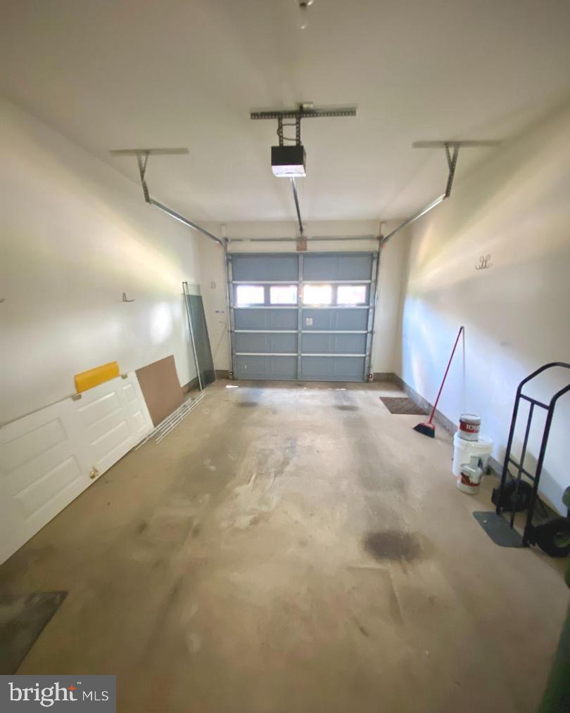 SALEM FIELDS - Residential Lease