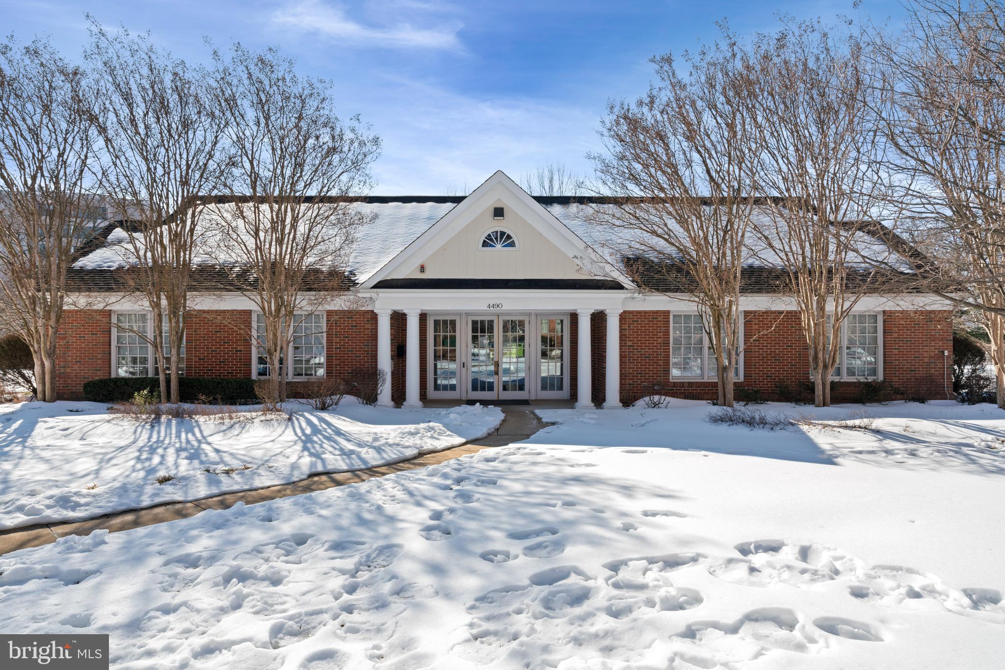 ARLINGTON OAKS - Residential