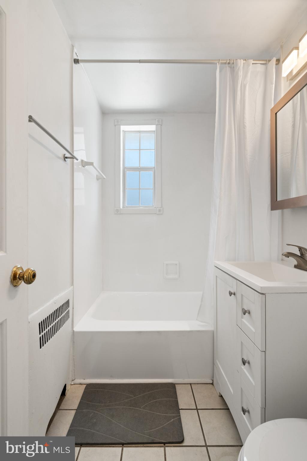 ARLINGTON OAKS - Residential