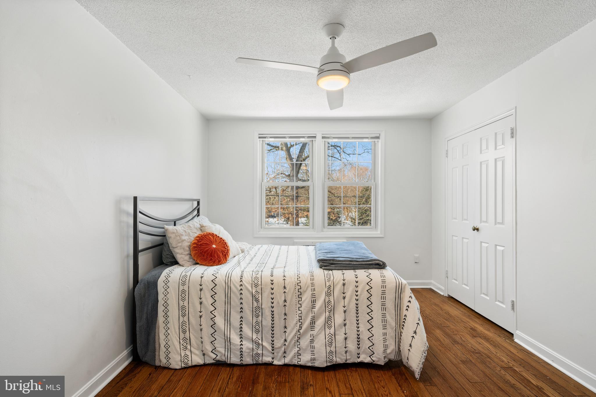 ARLINGTON OAKS - Residential