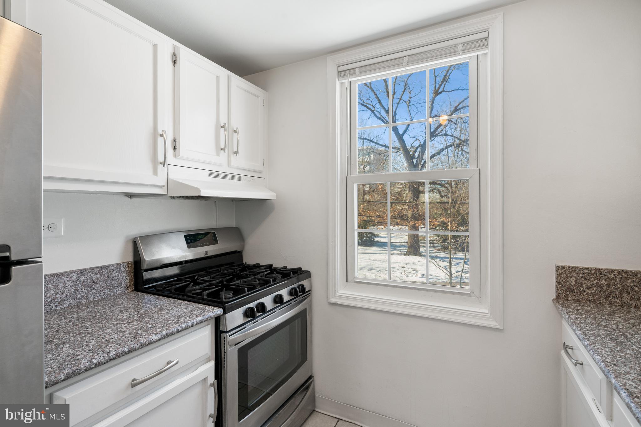 ARLINGTON OAKS - Residential