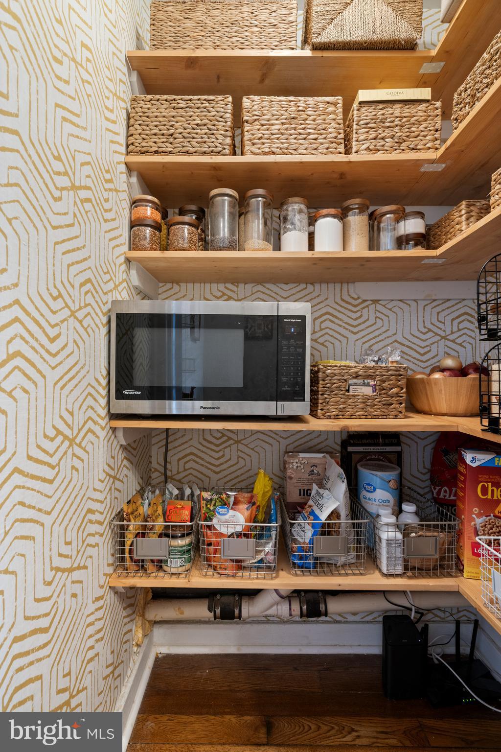 ARLINGTON OAKS - Residential