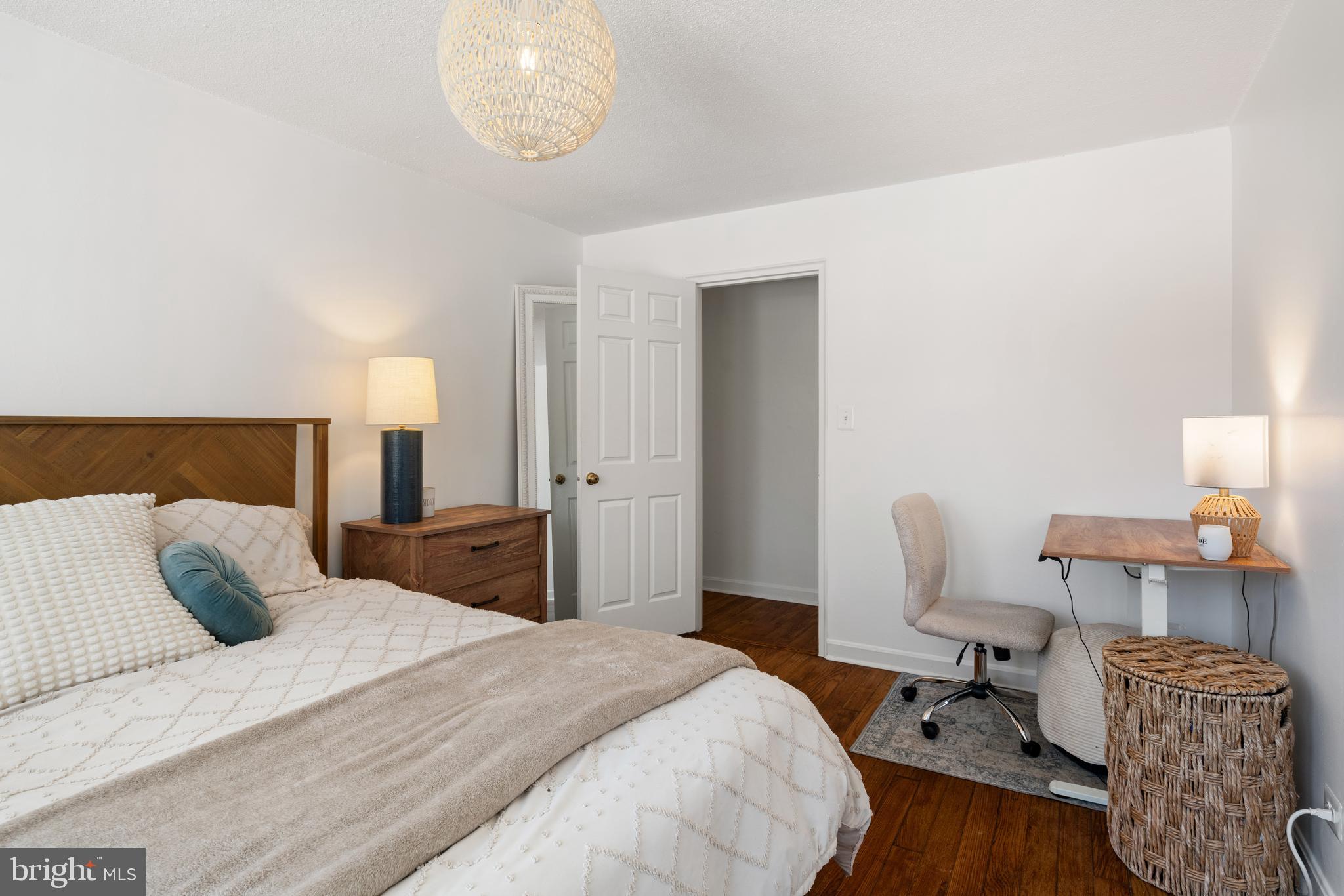 ARLINGTON OAKS - Residential