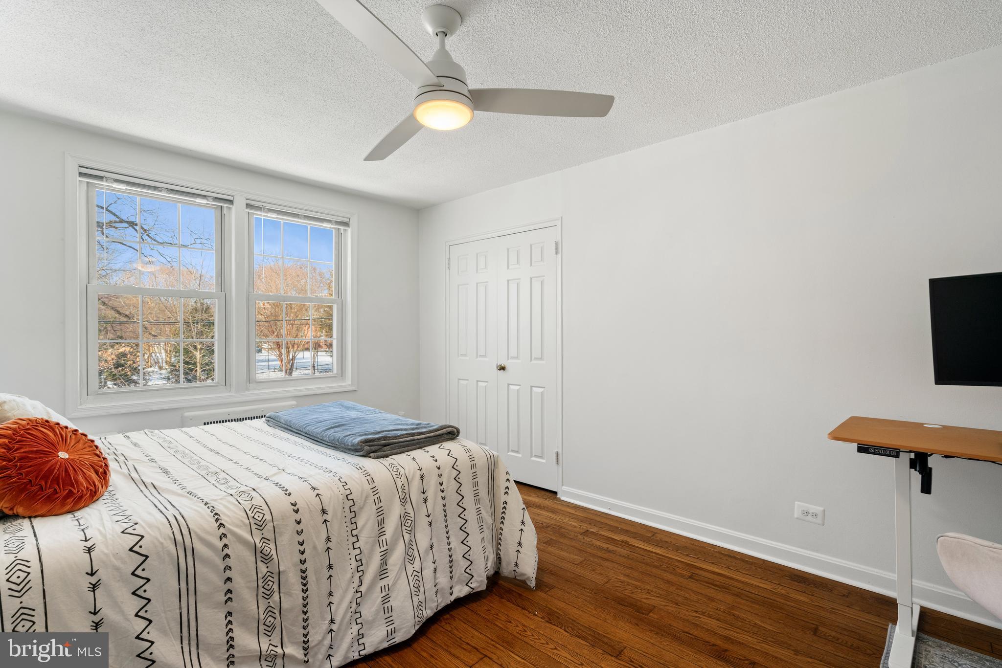 ARLINGTON OAKS - Residential