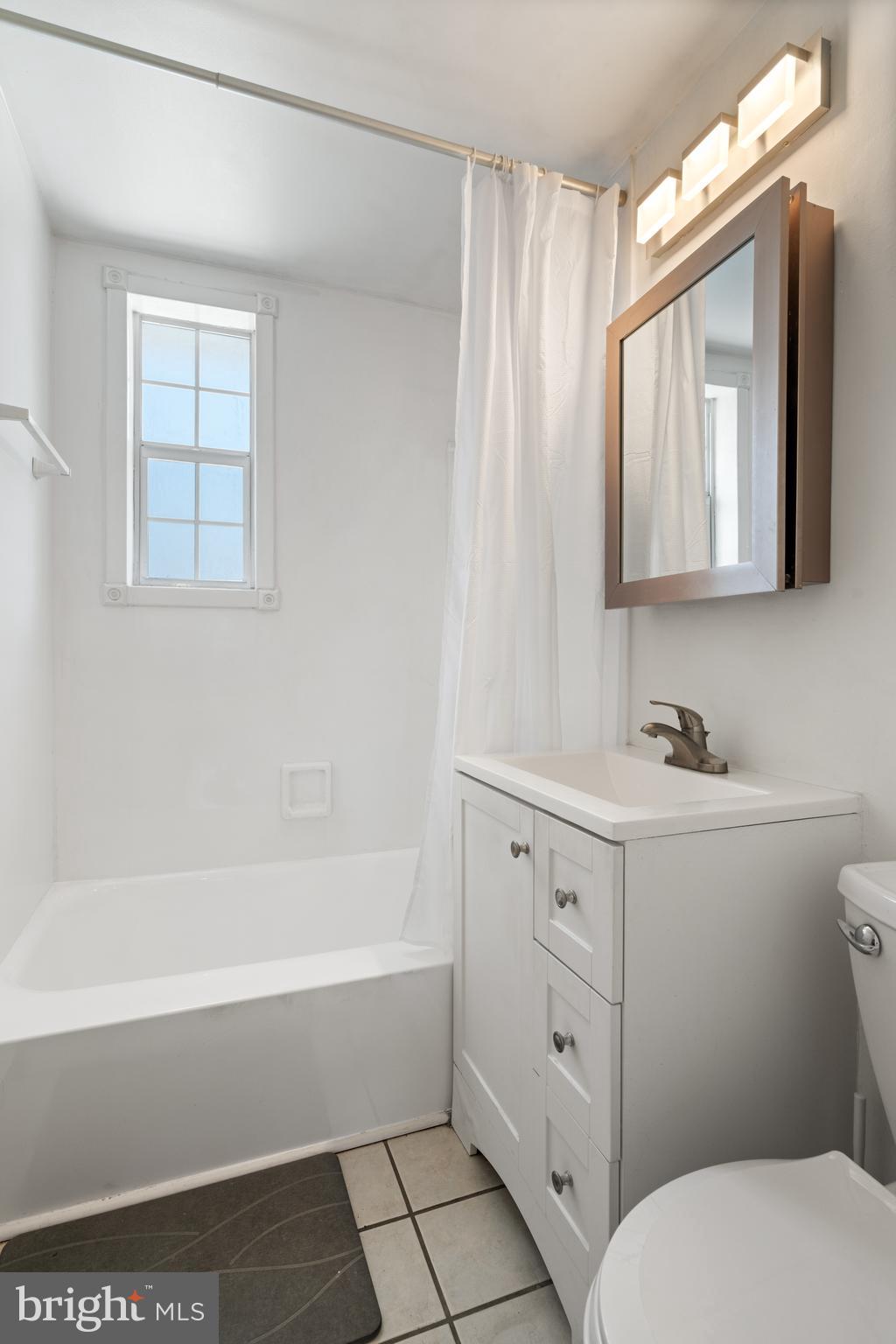 ARLINGTON OAKS - Residential