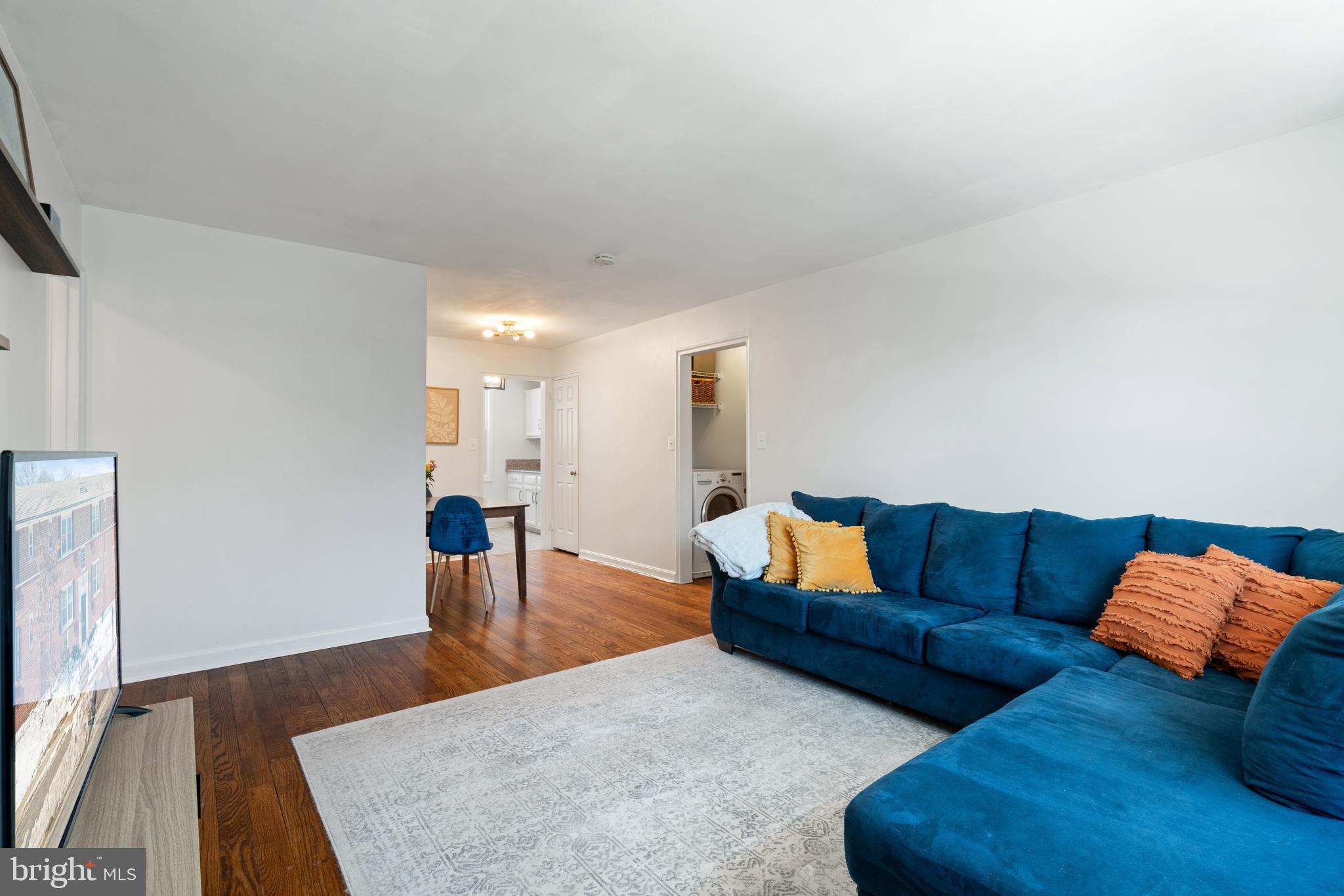 ARLINGTON OAKS - Residential