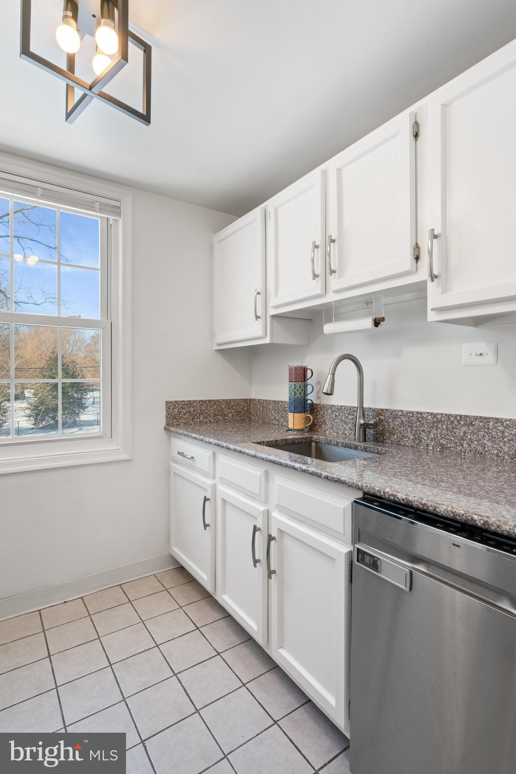 ARLINGTON OAKS - Residential