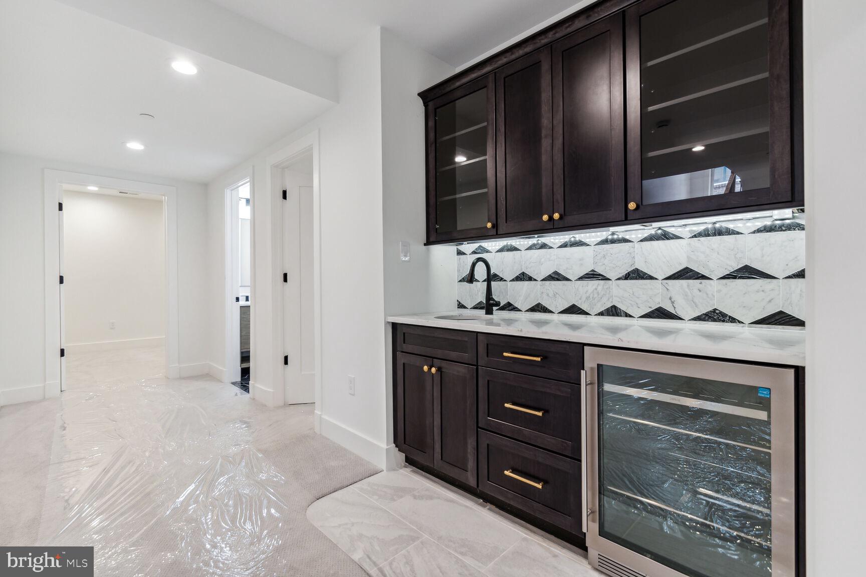 ALTA VISTA GARDENS - Residential