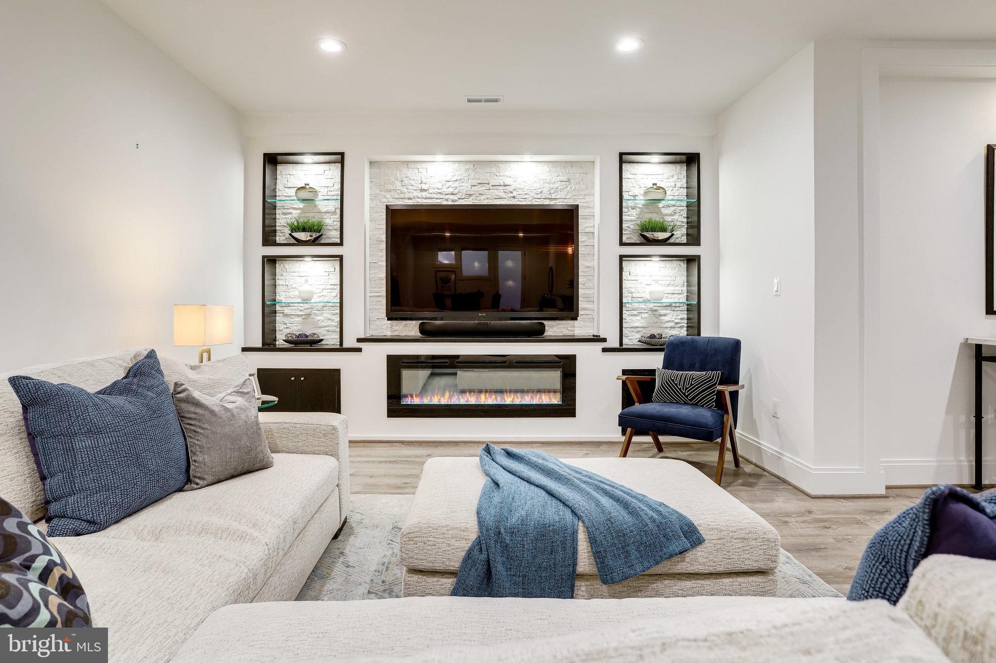 ASHTON HEIGHTS - Residential