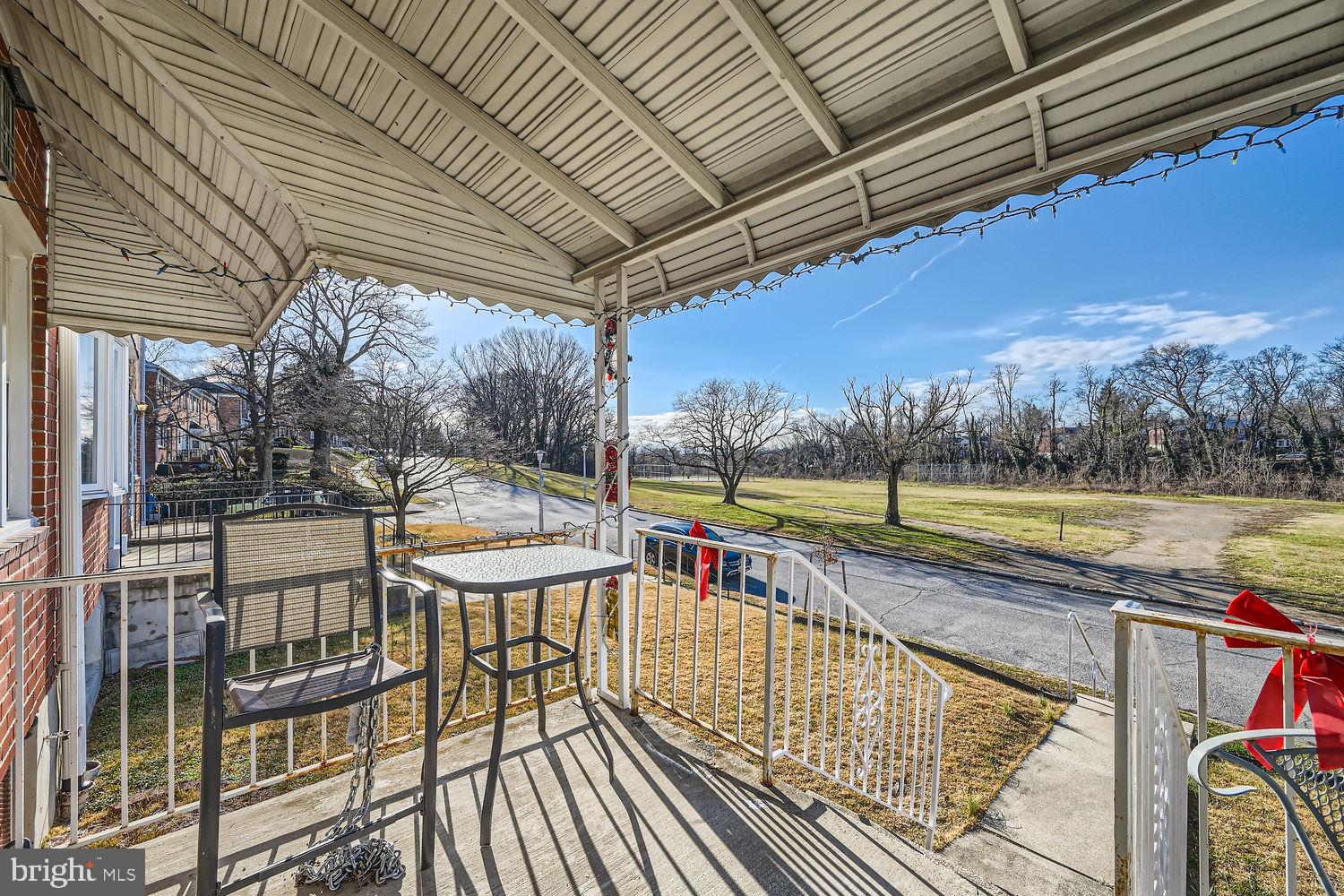 CHINQUAPIN PARK - Residential