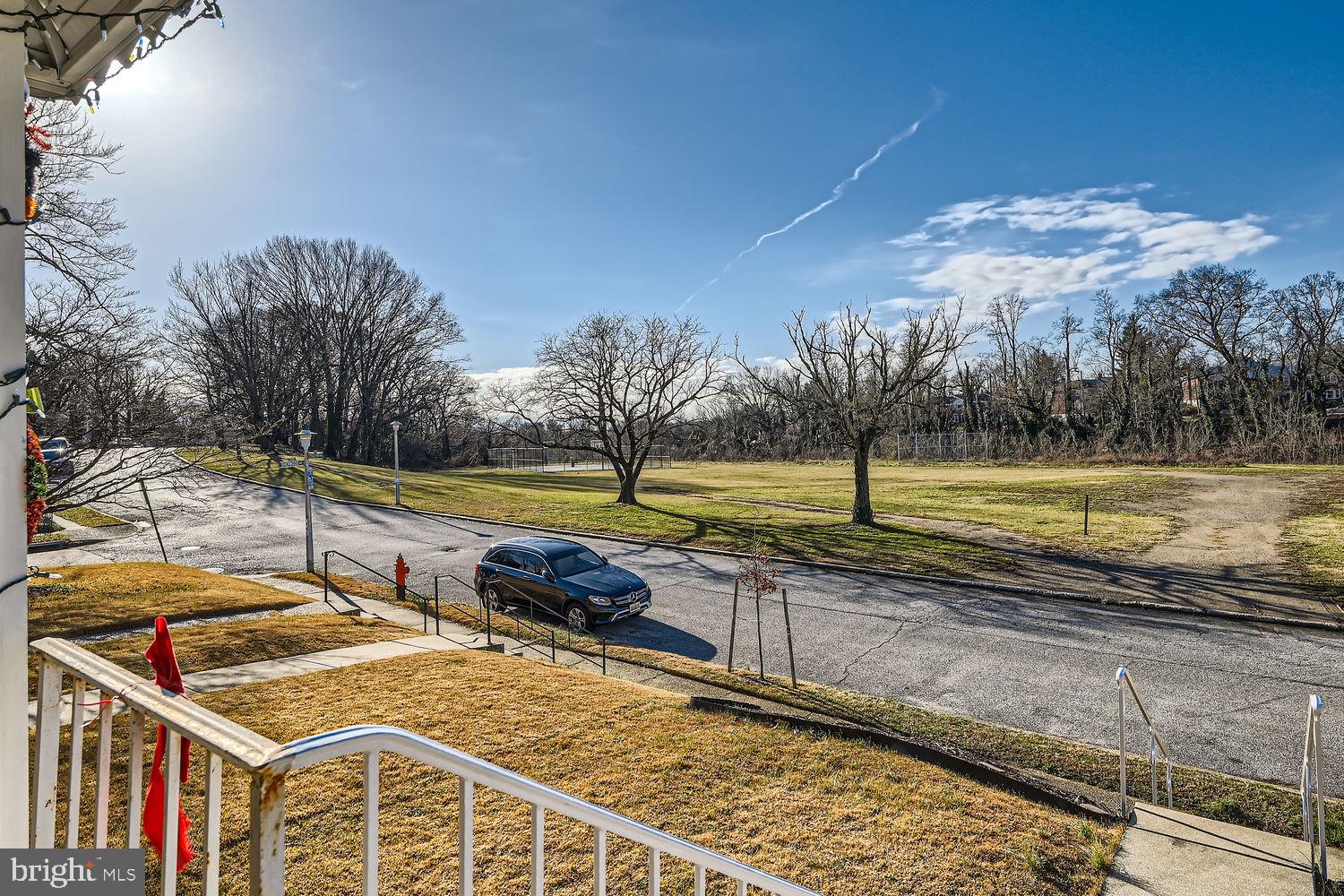 CHINQUAPIN PARK - Residential