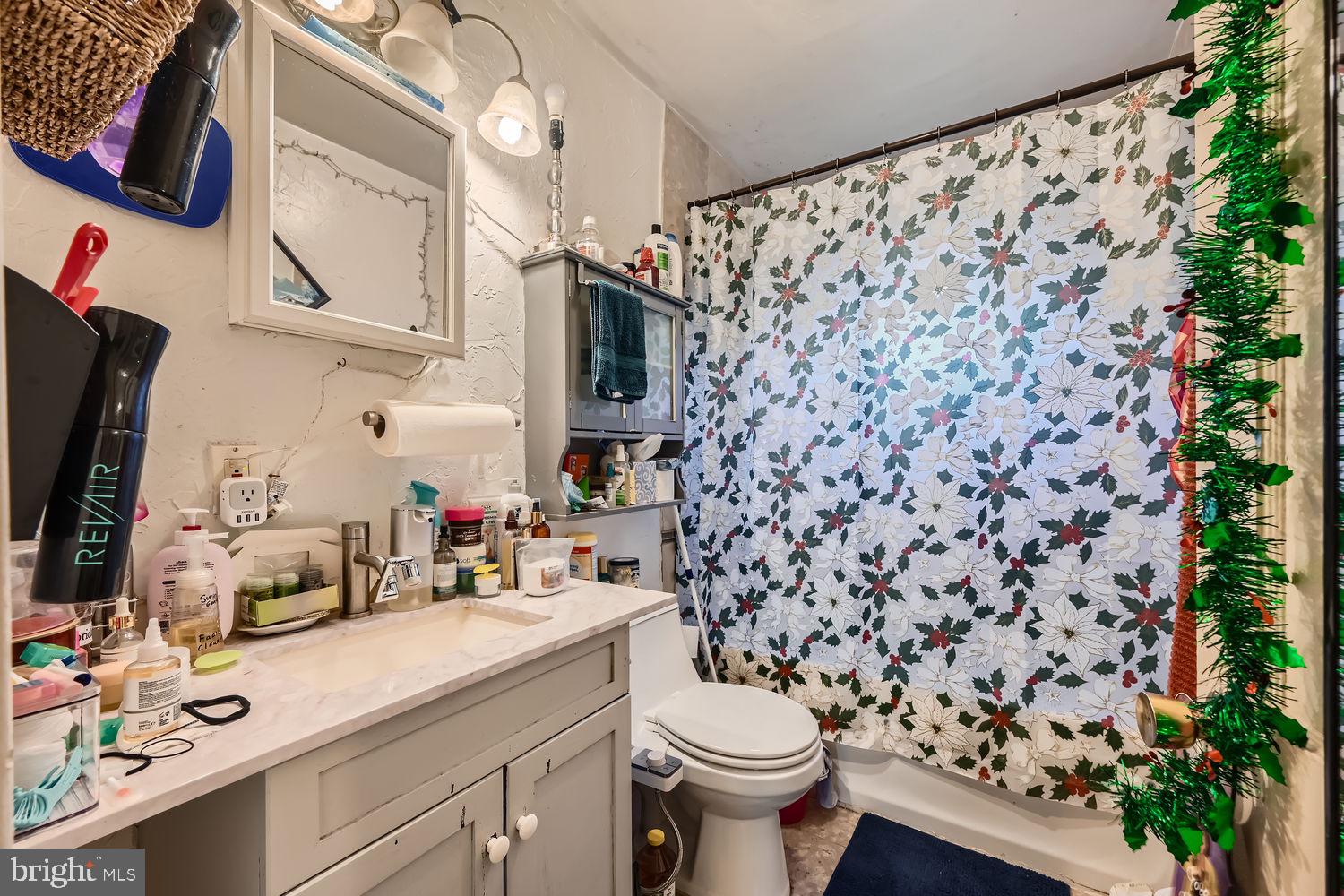 CHINQUAPIN PARK - Residential