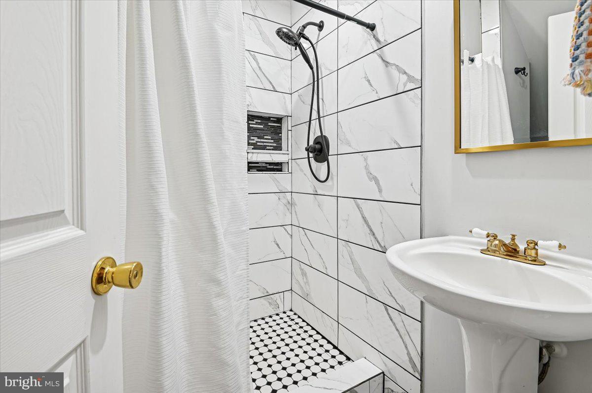 CEDARHURST ON THE BAY - Residential